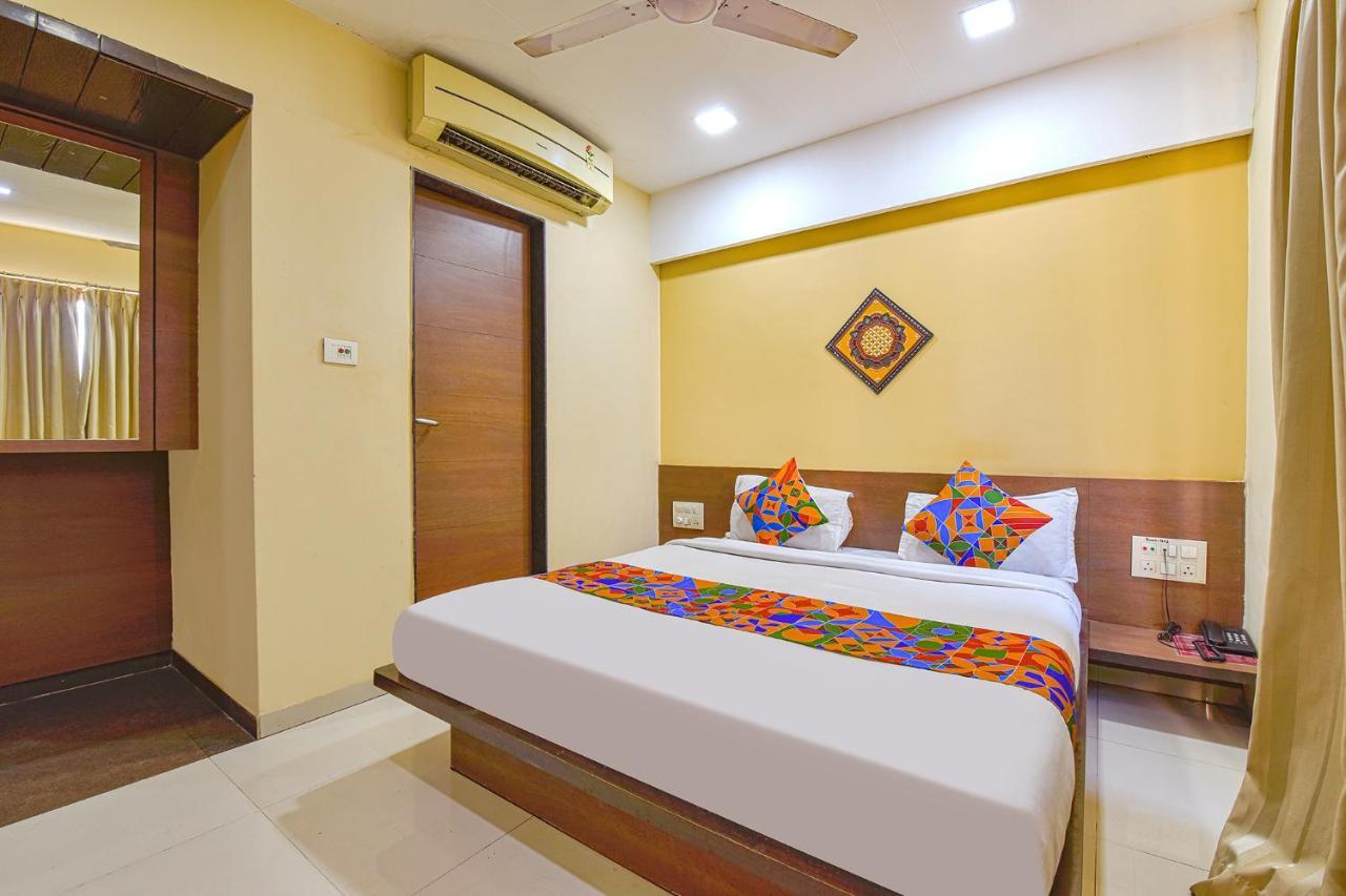 Fabhotel Rb Residency Surat Exterior photo