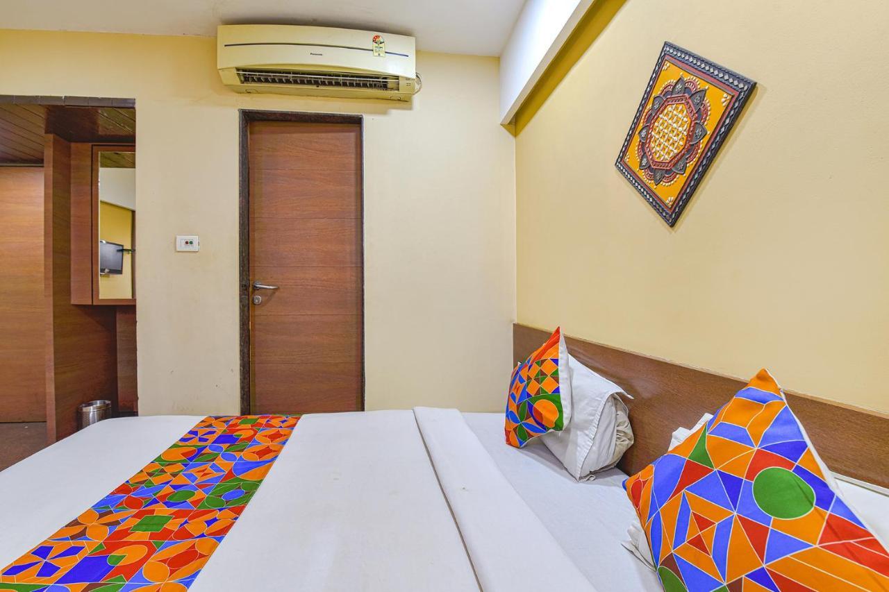 Fabhotel Rb Residency Surat Exterior photo